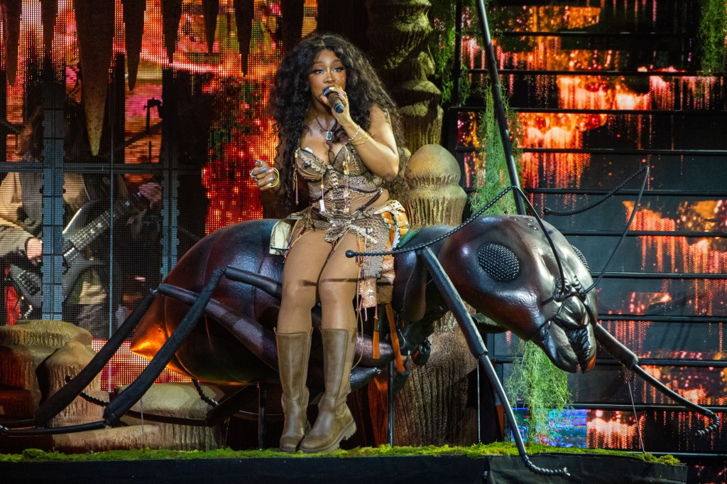 SZA Calls Out Whippets Targeting Kids