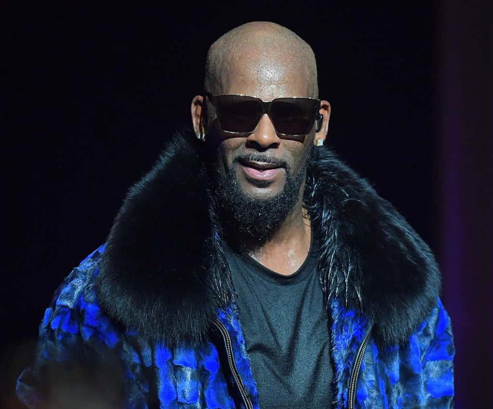 ATLANTA, GA - DECEMBER 27: R. Kelly Performs during the Holiday Jam at Fox Theater on December 27, 2016 in Atlanta, Georgia.